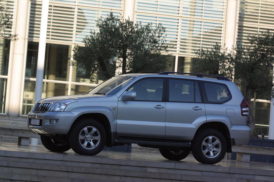  Toyota Land Cruiser 2003 года  (фото 39 из 192)
